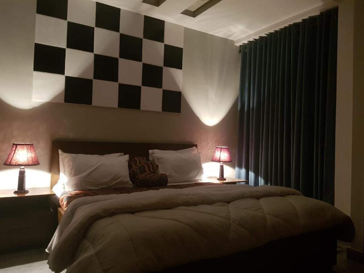 Hotel Holiday 라호르 외부 사진